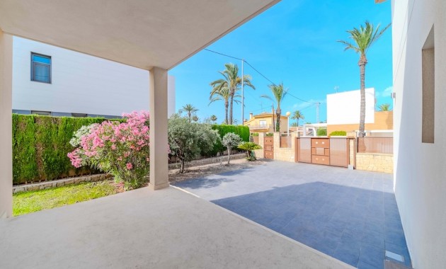 Sale - Villa -
Cabo Roig