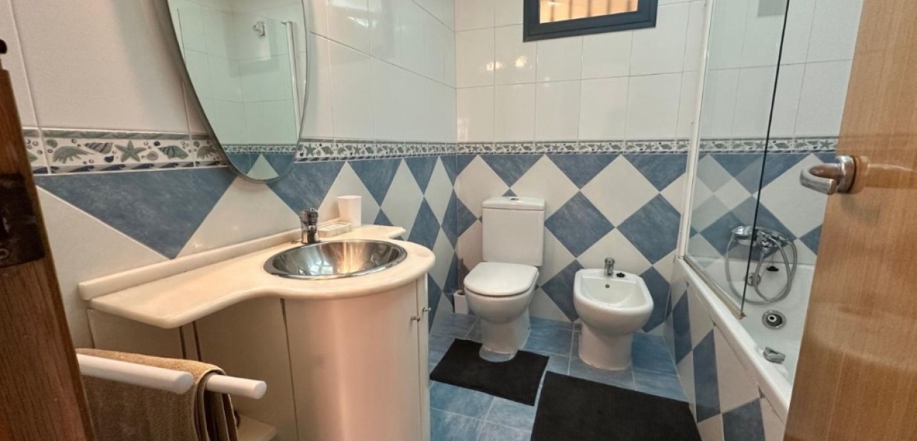 Venta - Apartamento / piso -
Torrevieja - La veleta