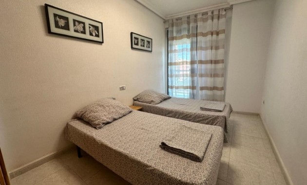 Venta - Apartamento / piso -
Torrevieja - La veleta
