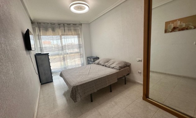 Venta - Apartamento / piso -
Torrevieja - La veleta