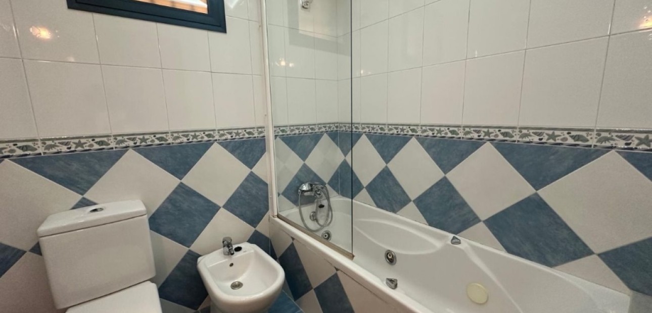 Venta - Apartamento / piso -
Torrevieja - La veleta