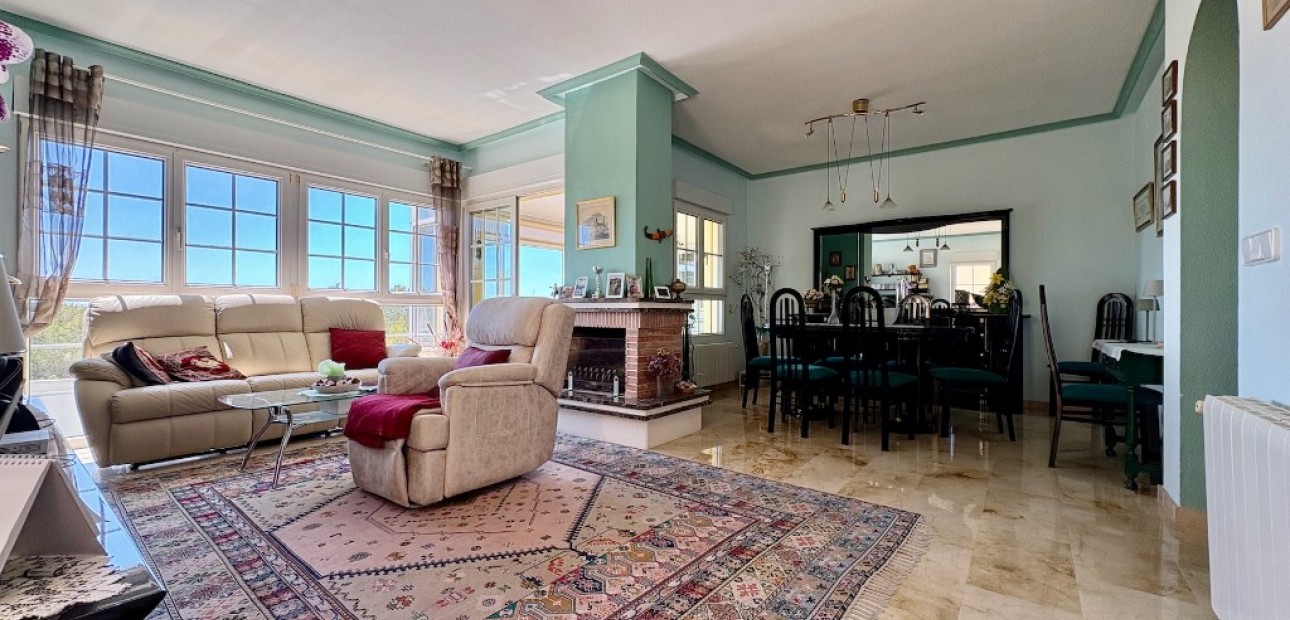 Sale - Villa -
Villamartín