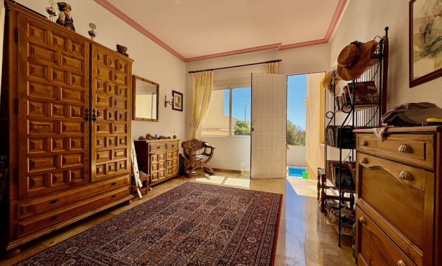 Sale - Villa -
Villamartín