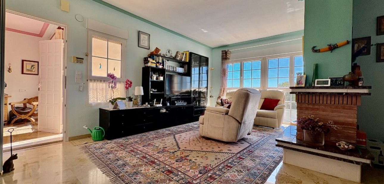 Sale - Villa -
Villamartín