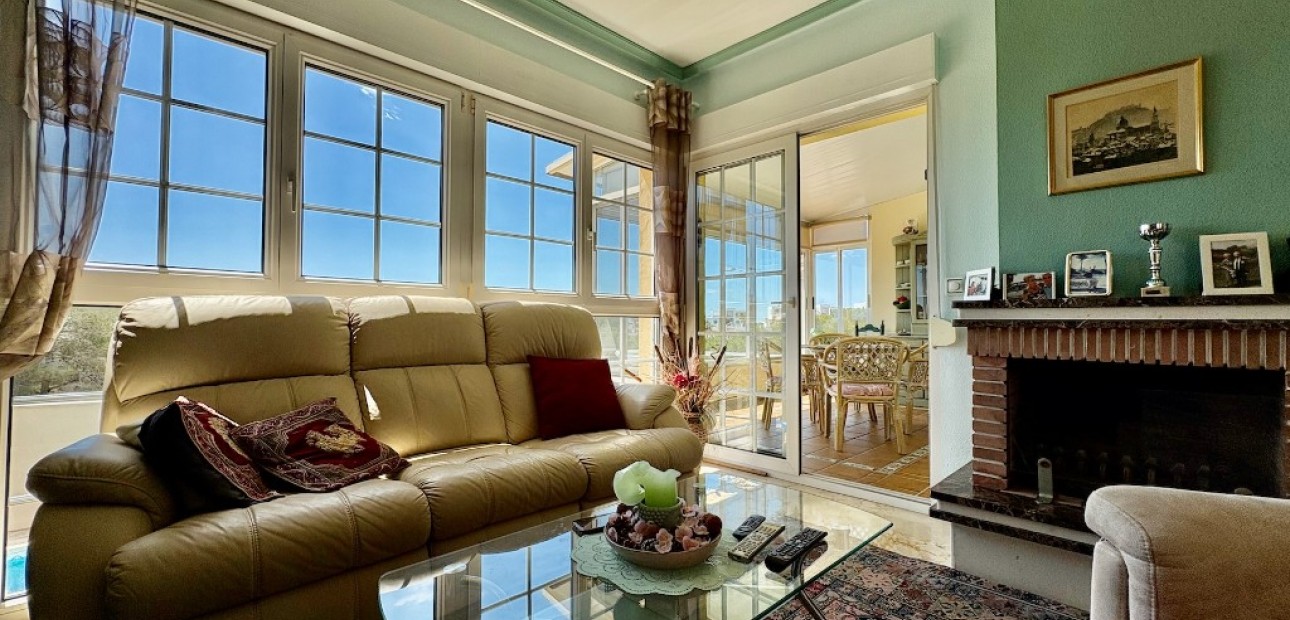 Sale - Villa -
Villamartín