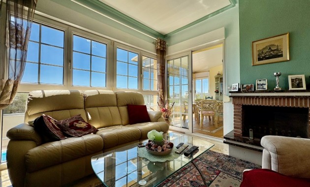 Sale - Villa -
Villamartín