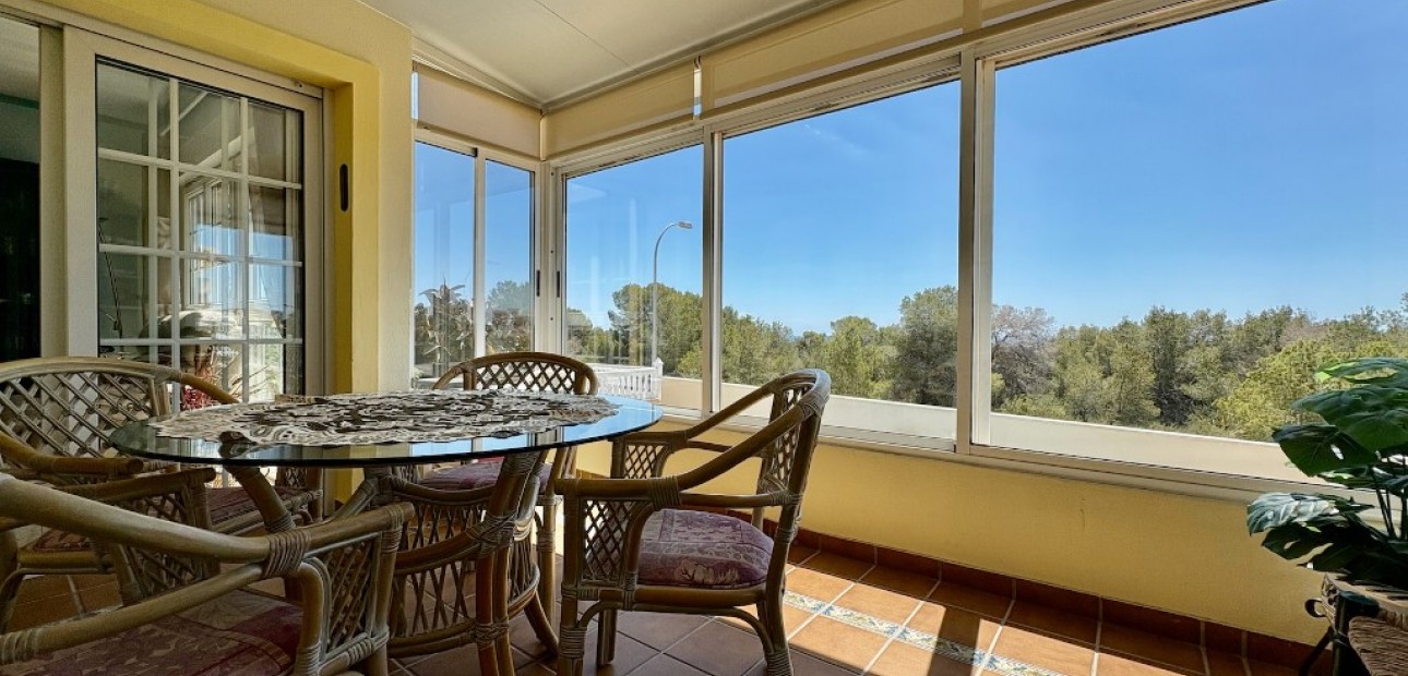 Sale - Villa -
Villamartín