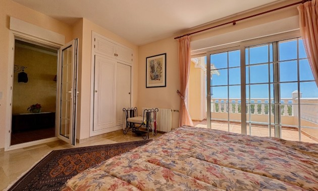 Sale - Villa -
Villamartín