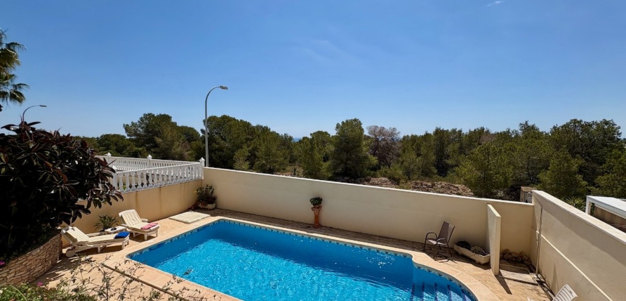 Sale - Villa -
Villamartín