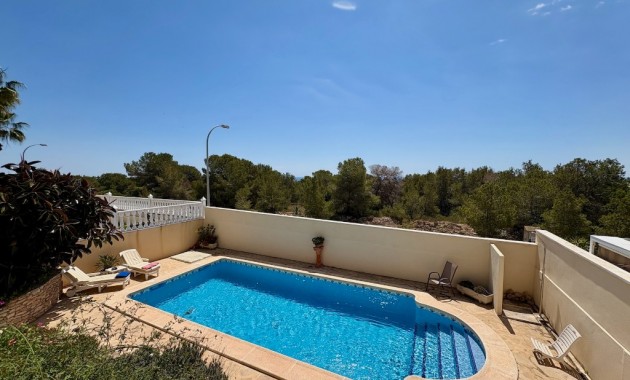 Sale - Villa -
Villamartín