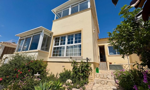 Sale - Villa -
Villamartín