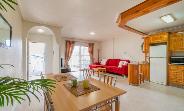 Venta - Apartamento / piso -
Algorfa