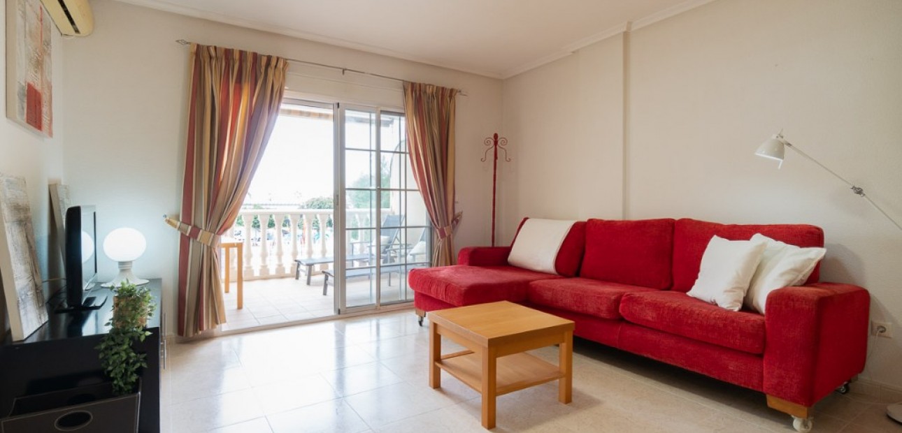 Venta - Apartamento / piso -
Algorfa