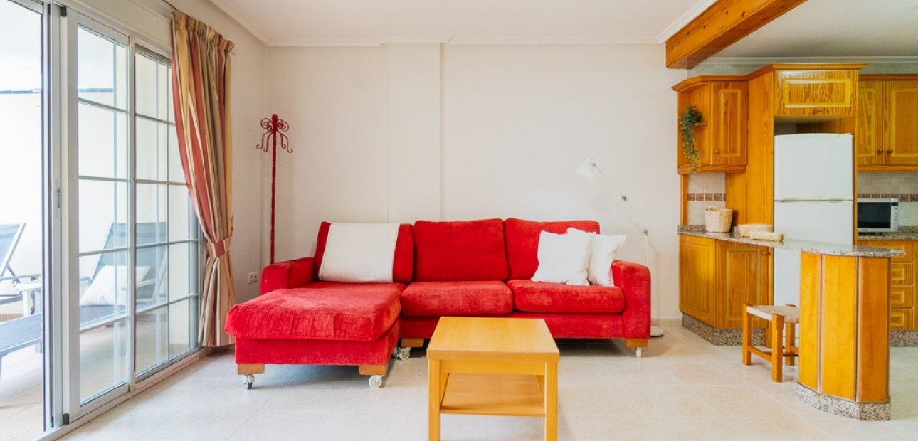 Venta - Apartamento / piso -
Algorfa