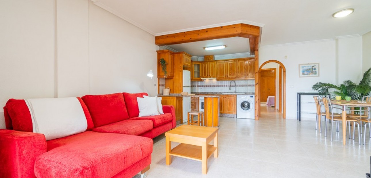 Venta - Apartamento / piso -
Algorfa