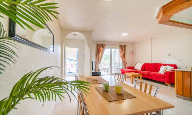 Venta - Apartamento / piso -
Algorfa