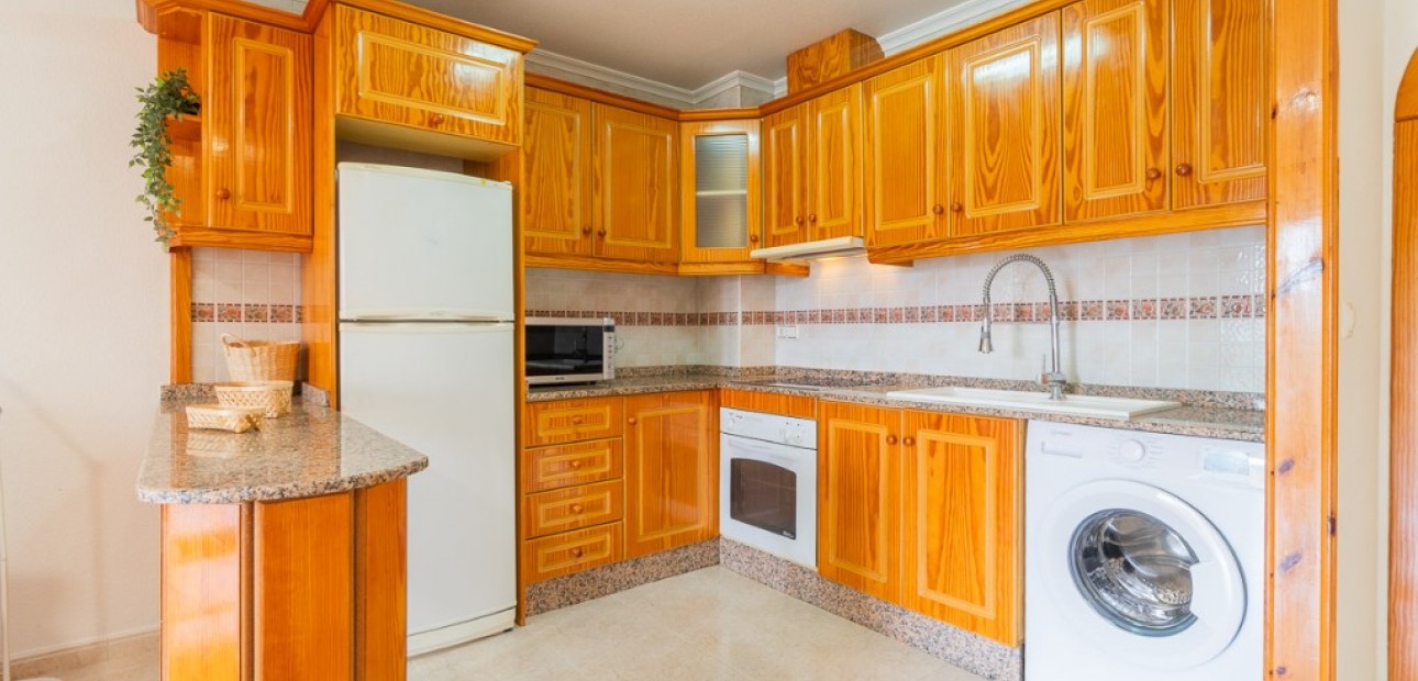Venta - Apartamento / piso -
Algorfa