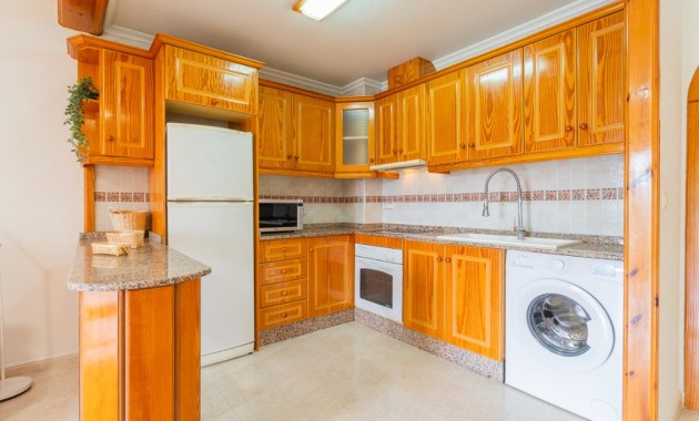 Venta - Apartamento / piso -
Algorfa