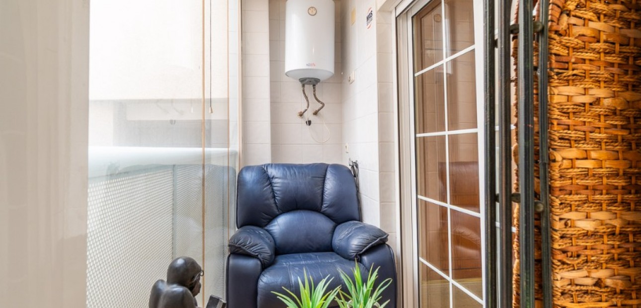 Venta - Apartamento / piso -
Algorfa