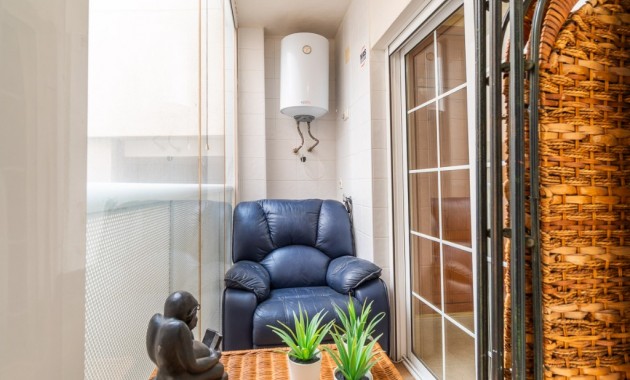 Venta - Apartamento / piso -
Algorfa