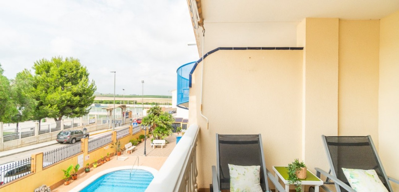 Venta - Apartamento / piso -
Algorfa