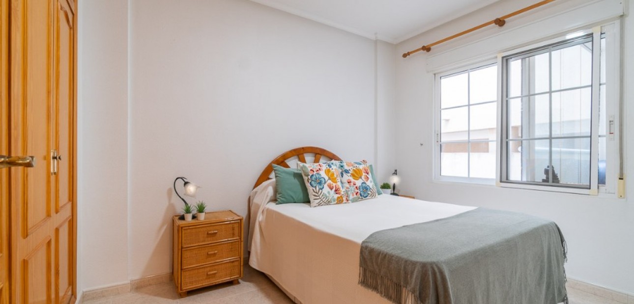 Venta - Apartamento / piso -
Algorfa