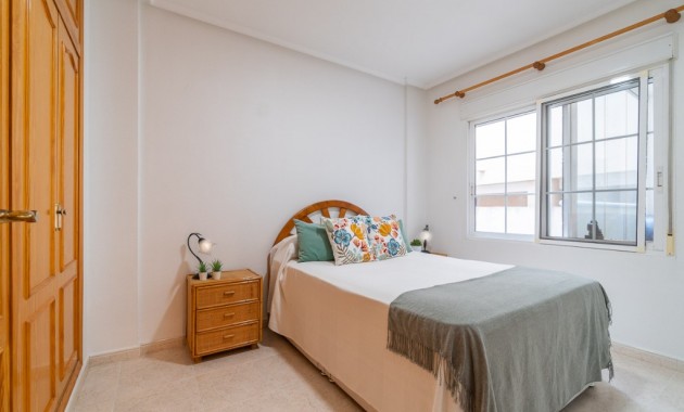 Venta - Apartamento / piso -
Algorfa