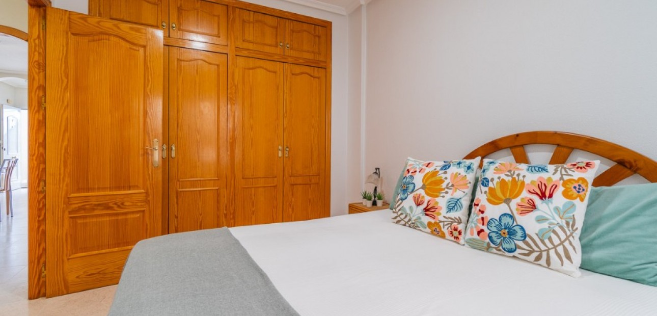 Venta - Apartamento / piso -
Algorfa