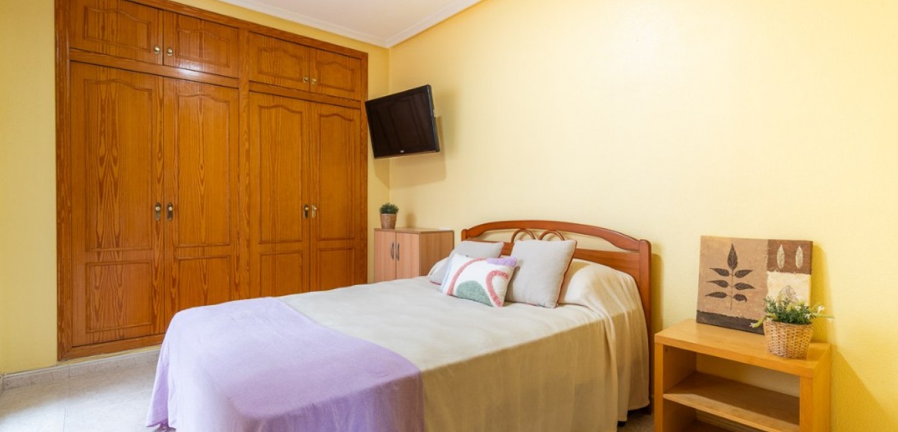 Venta - Apartamento / piso -
Algorfa