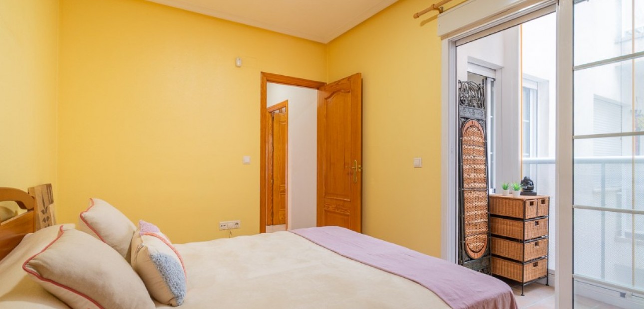 Venta - Apartamento / piso -
Algorfa