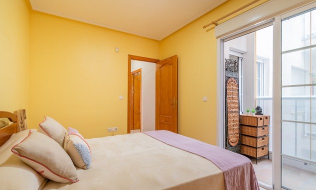 Venta - Apartamento / piso -
Algorfa