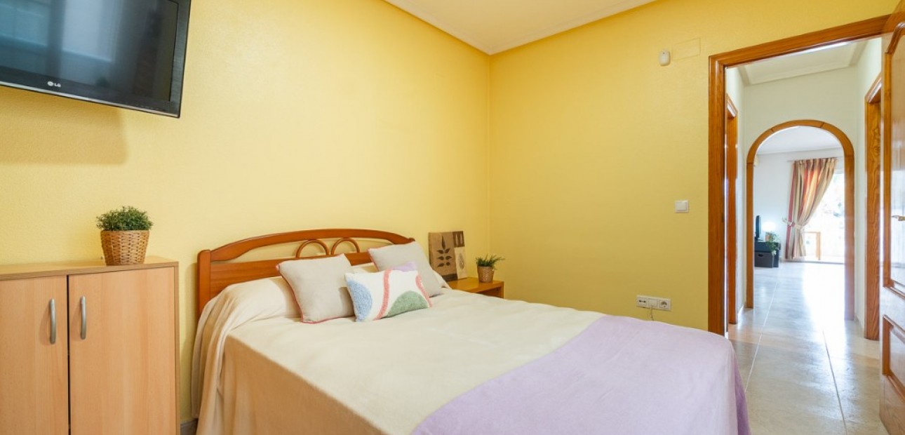 Venta - Apartamento / piso -
Algorfa