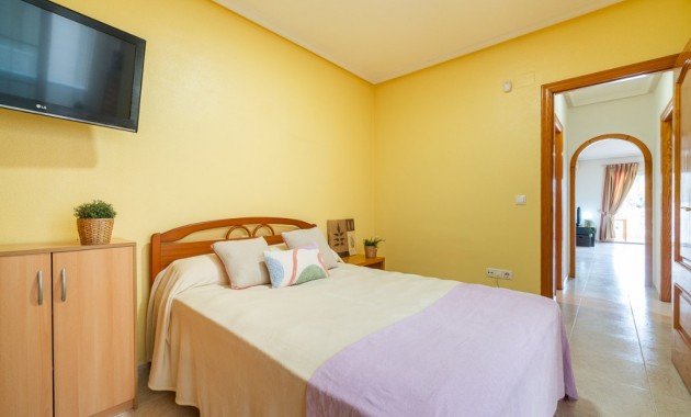 Venta - Apartamento / piso -
Algorfa