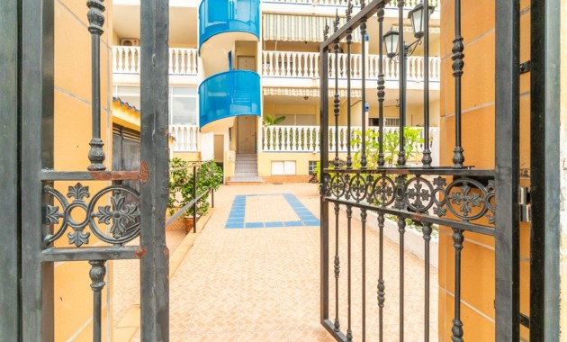 Venta - Apartamento / piso -
Algorfa