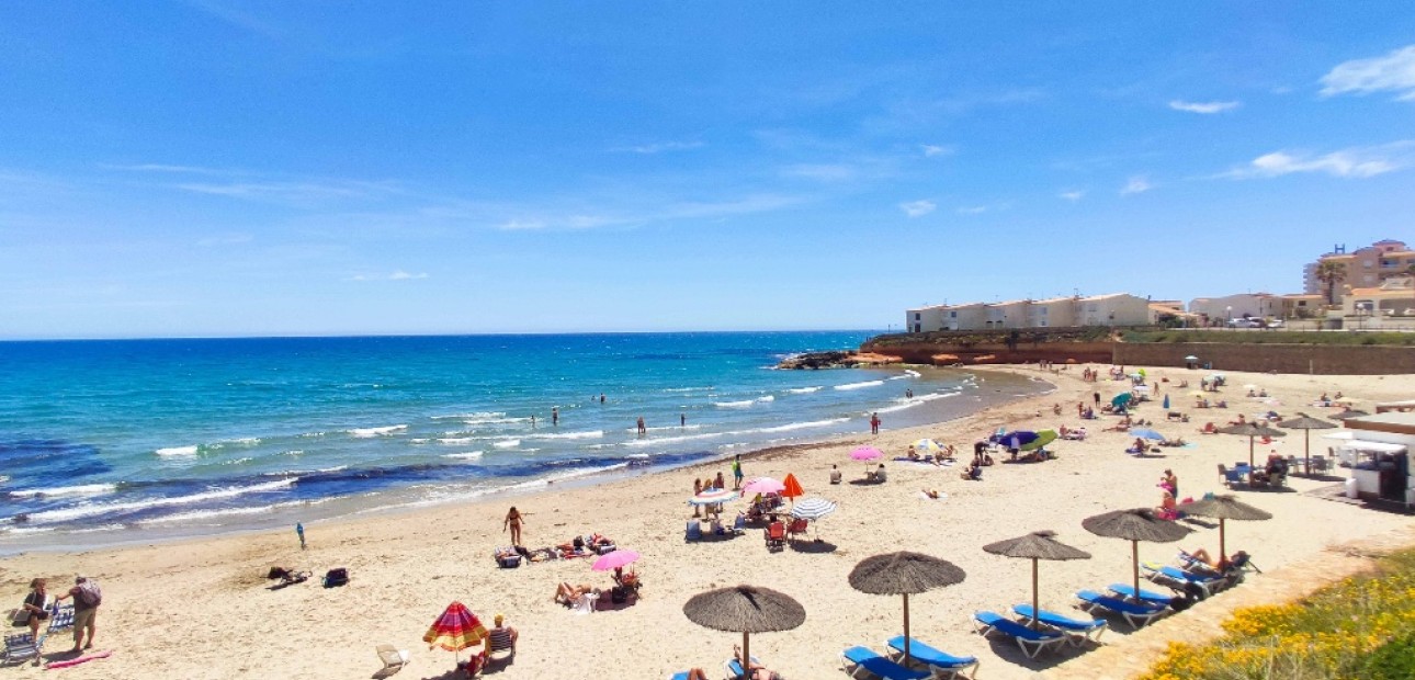 Herverkoop - Villa -
La Zenia