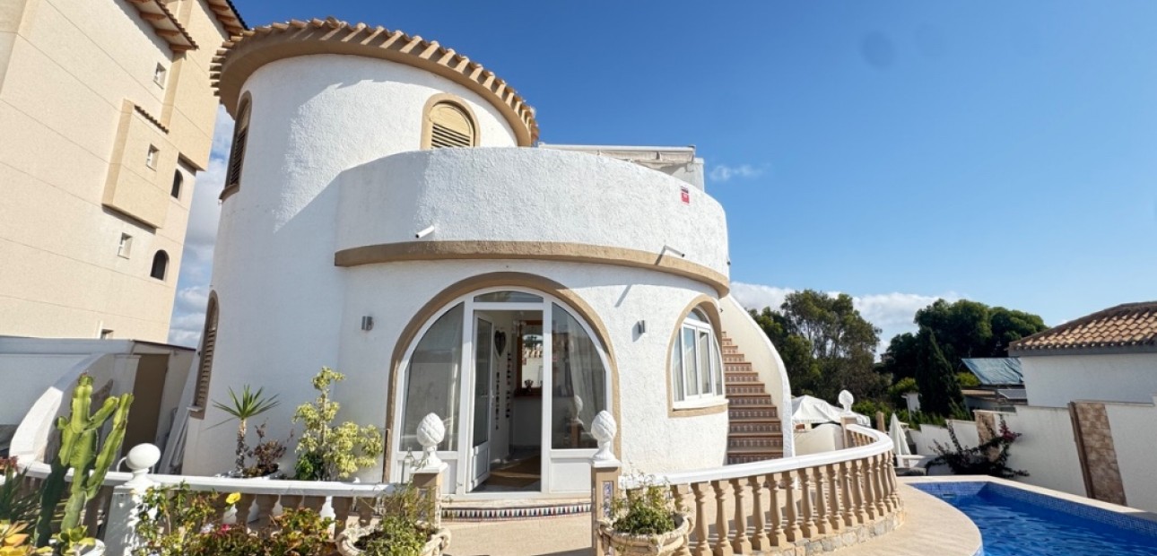 Herverkoop - Villa -
La Zenia