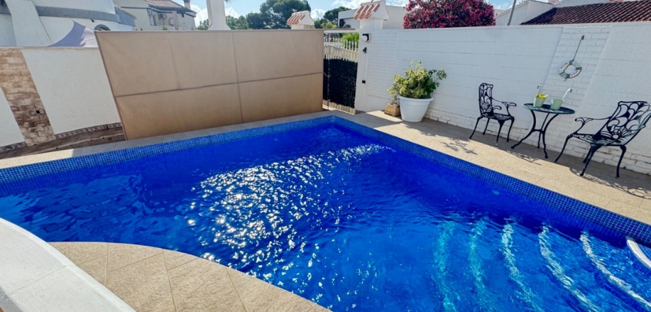 Herverkoop - Villa -
La Zenia