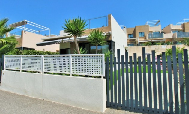 Venta - Villa -
La Zenia