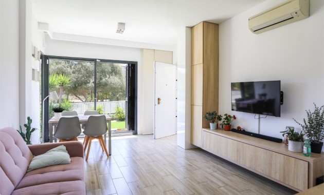 Venta - Villa -
La Zenia