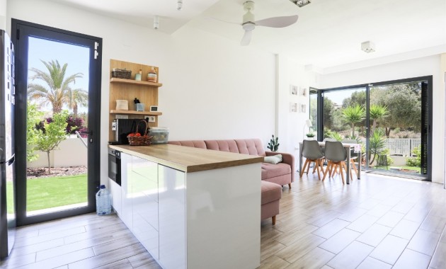 Venta - Villa -
La Zenia