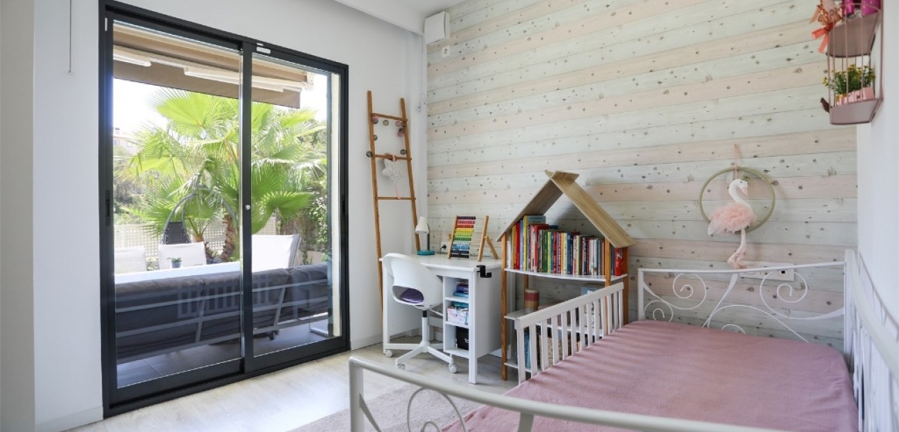 Venta - Villa -
La Zenia