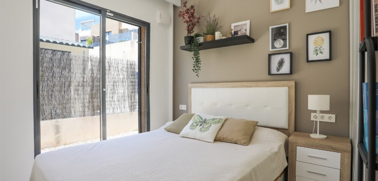 Venta - Villa -
La Zenia