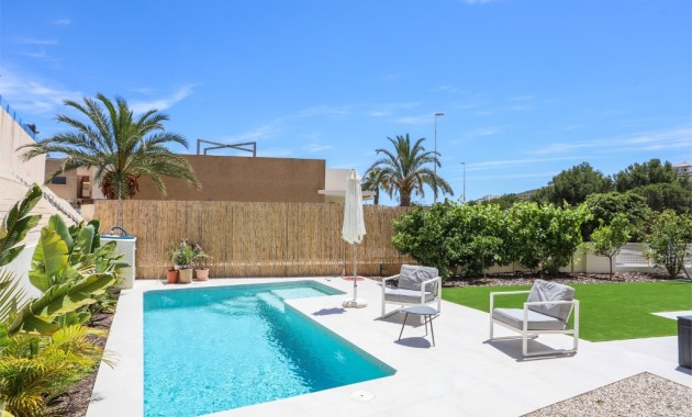 Venta - Villa -
La Zenia
