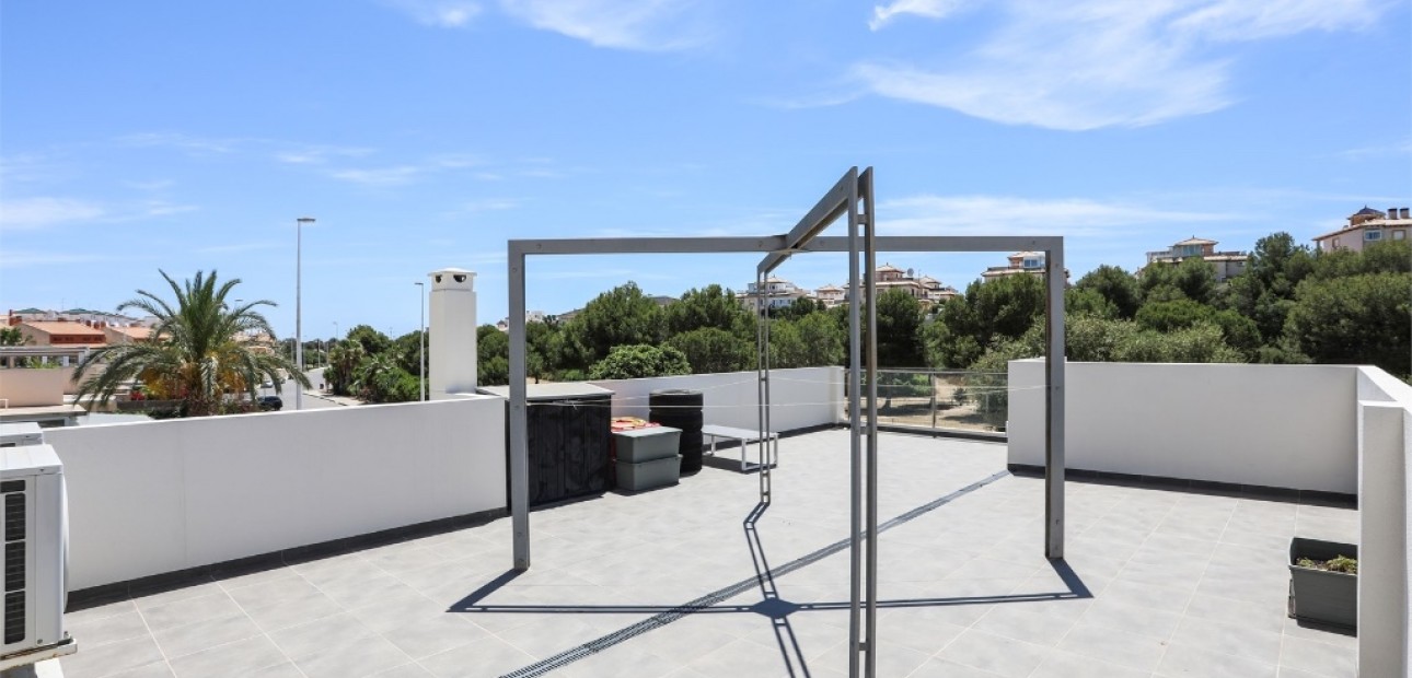 Venta - Villa -
La Zenia