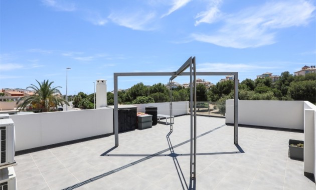 Venta - Villa -
La Zenia