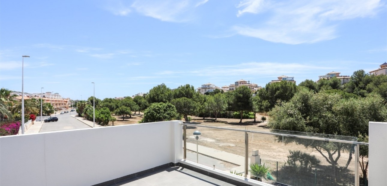 Venta - Villa -
La Zenia