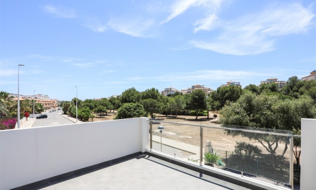 Venta - Villa -
La Zenia