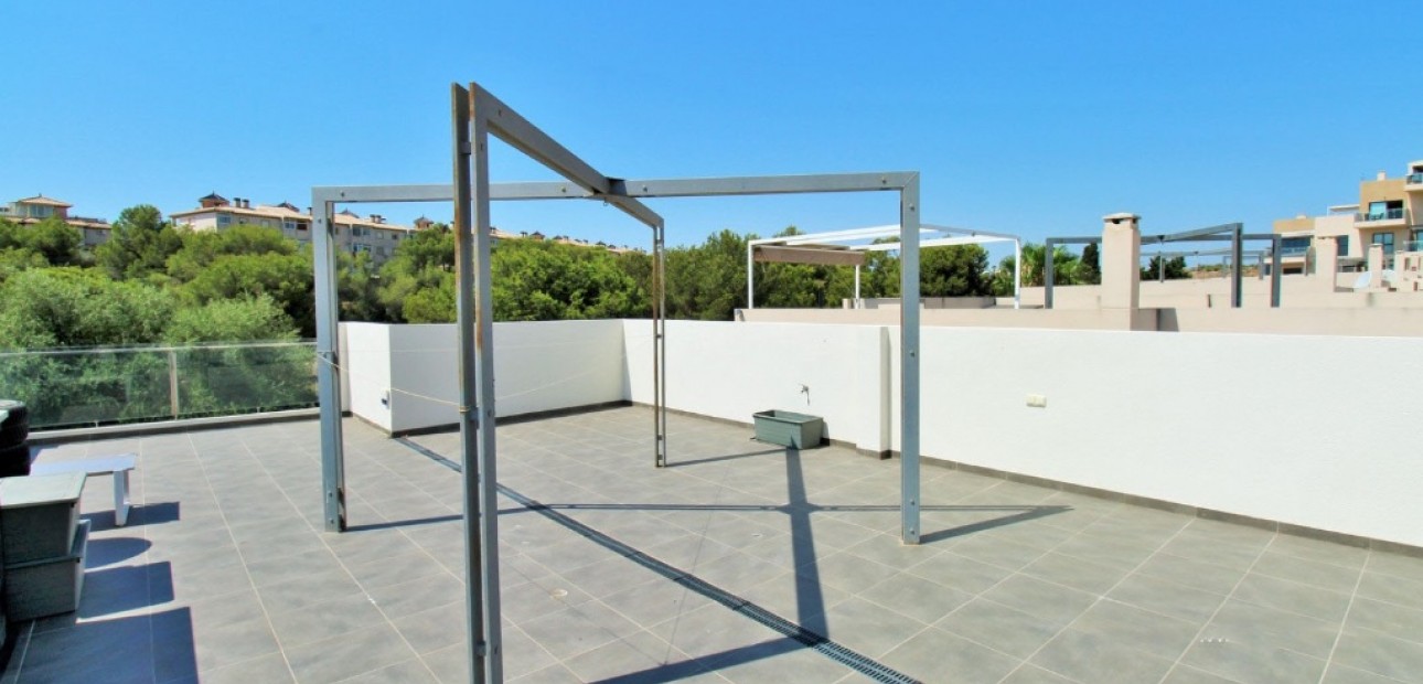 Venta - Villa -
La Zenia