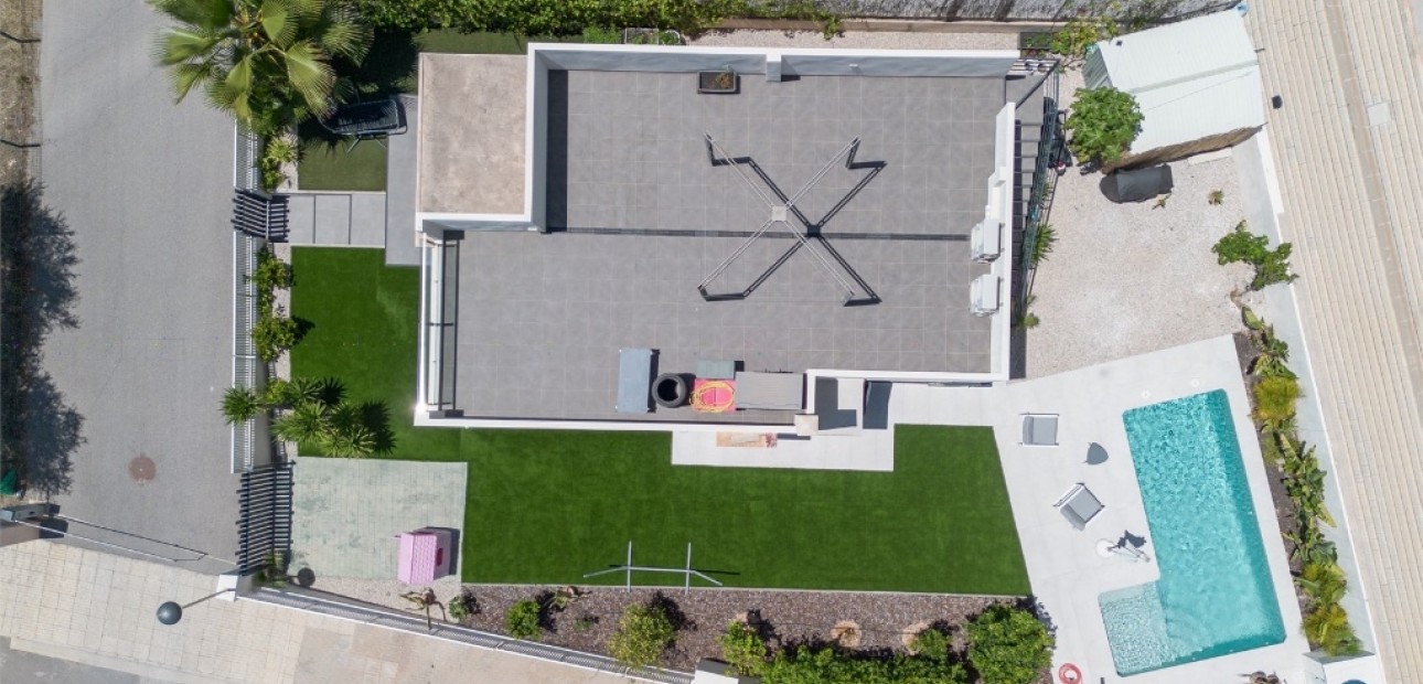 Venta - Villa -
La Zenia