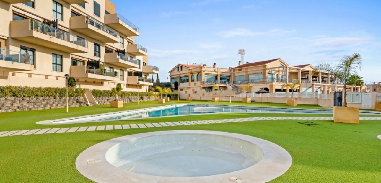 Venta - Villa -
La Zenia